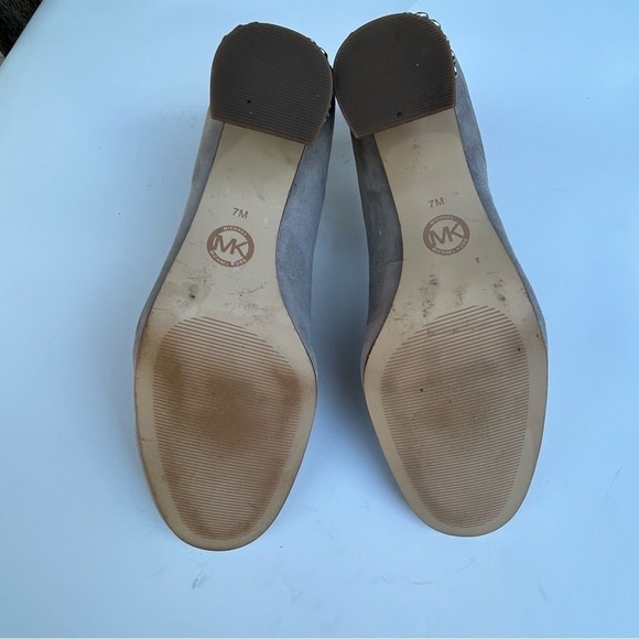 Michael Kors Sabrina Women Size 7 Chain Link Fawn Suede Platform Pump Shoe EUC - Picture 10 of 10